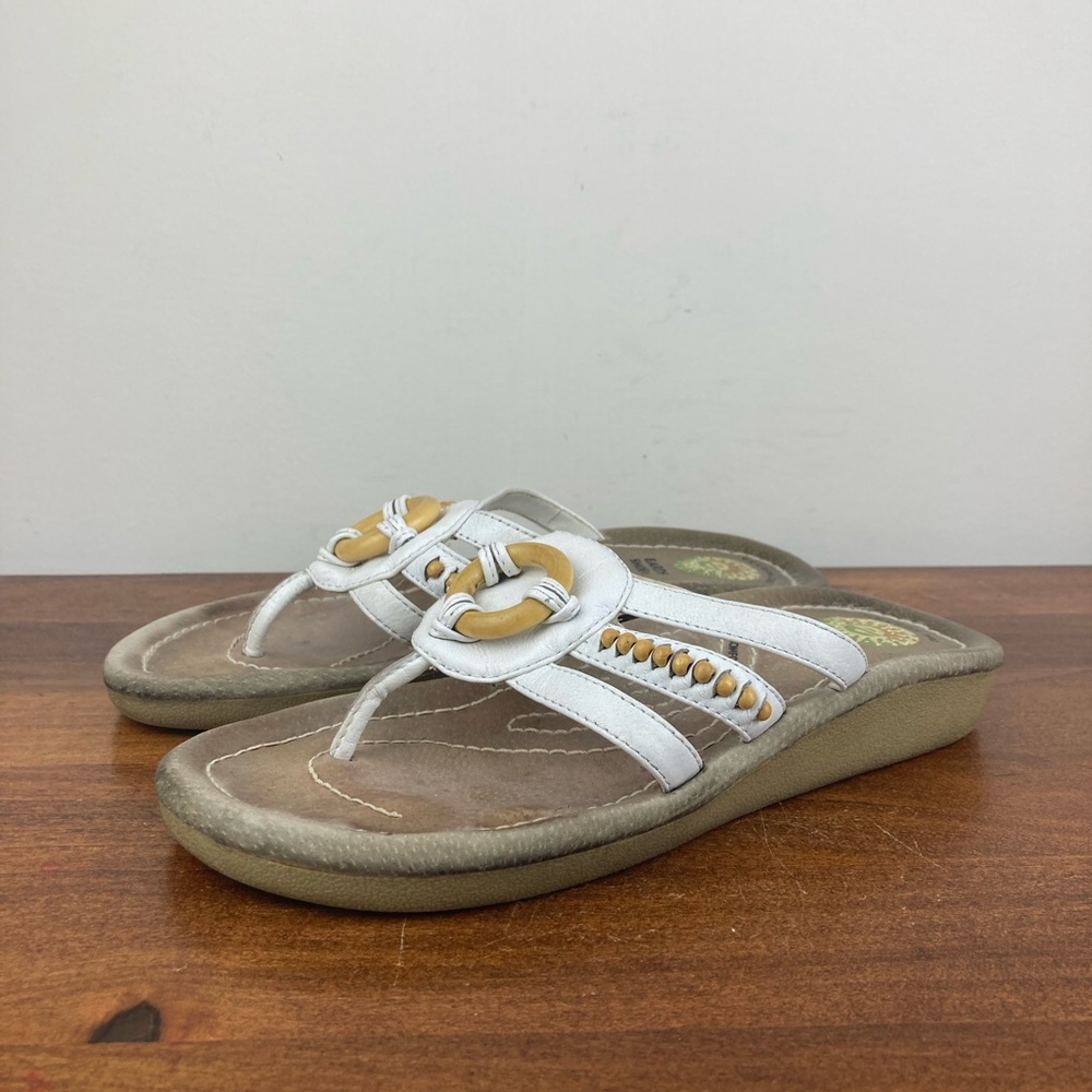 Earth Shoe Gelron 2000 Pueblo Beaded Thong Sandals White Women's Size 6.5.